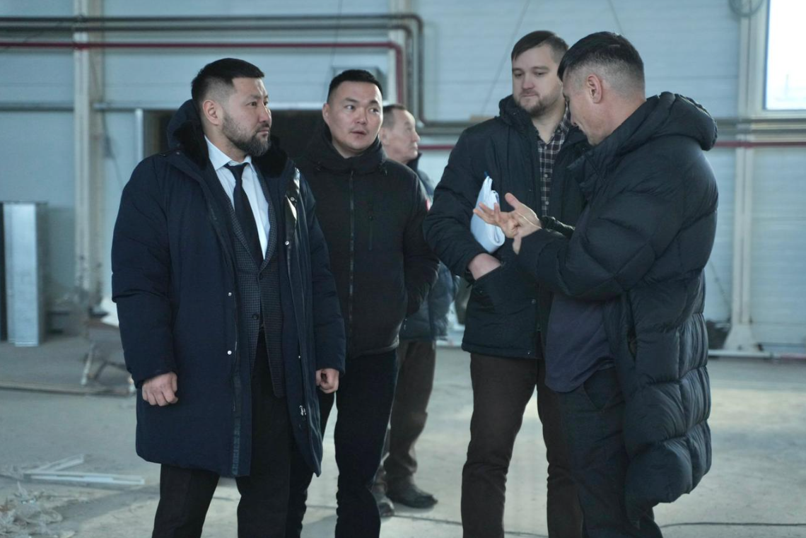 Евгений Григорьев проконтролировал ход строительства многофункционального спортивного комплекса